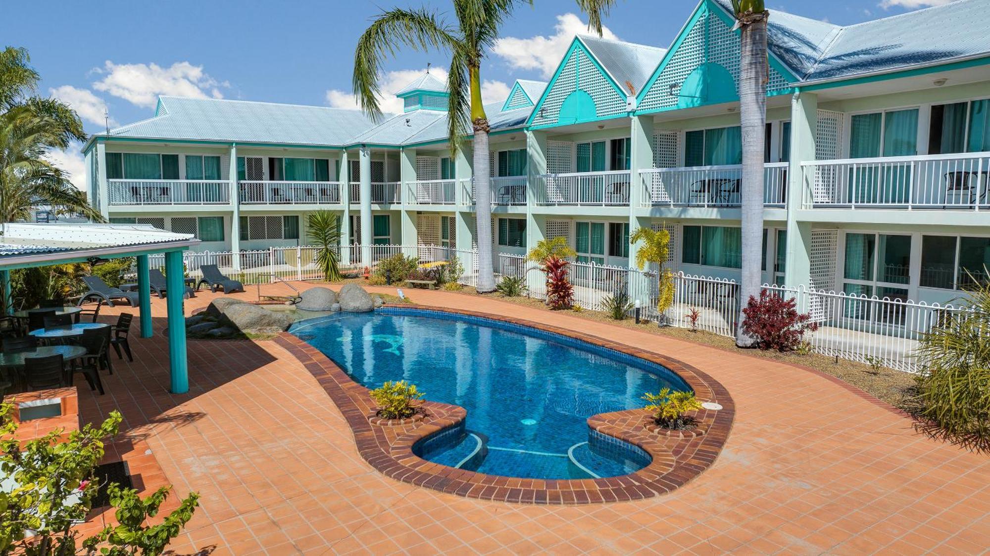 Reef Adventureland Motor Inn Tannum Sands Ngoại thất bức ảnh