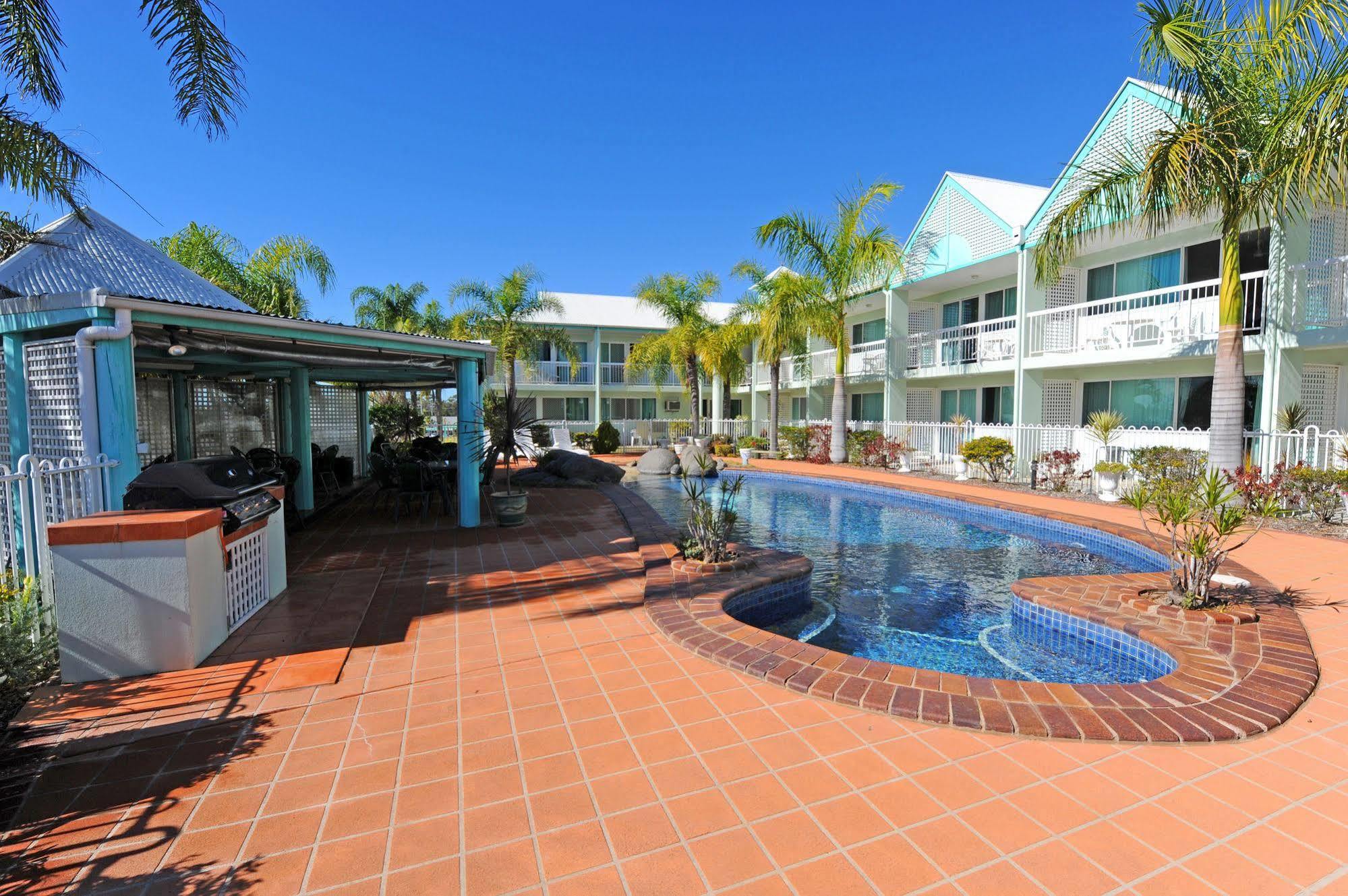 Reef Adventureland Motor Inn Tannum Sands Ngoại thất bức ảnh