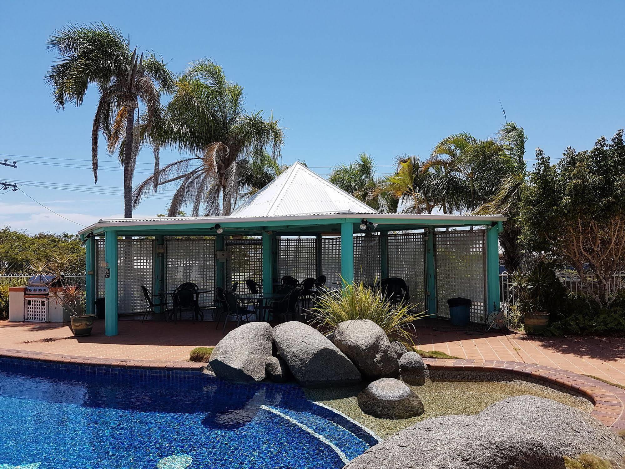 Reef Adventureland Motor Inn Tannum Sands Ngoại thất bức ảnh